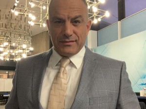 Юксел Кадриев омаян от млада колежка
 
