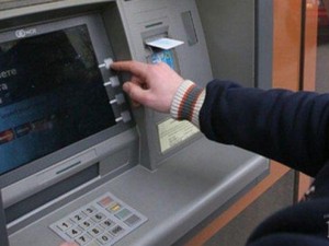Пенсионерите са жертва на алчни банкери
 