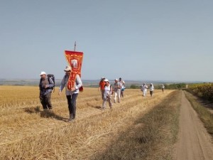 Дете проходи на Светия път в България 
 