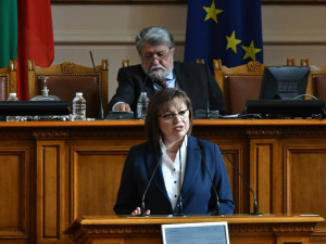 Нинова унижи социалистите с издигането на Рашидов