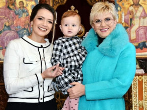 Чакърдъкова кръсти четвърто внуче 
 