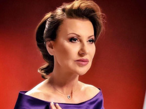 Илиана Раева се подмладява с червена детелина 
