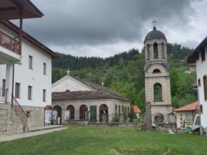 Неми деца проговарят в храм край село Момчиловци 
 
