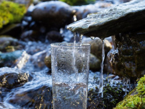 Учени доказаха: Водата ни е извънземна!
 