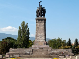Ще махаме ли Паметника на Съветската армия или не?
 