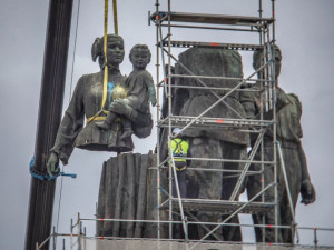 Паметникът на Съветската армия реанимира БСП