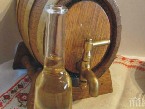 Българинът лекува всичко с ракия – или мажеш, или пиеш