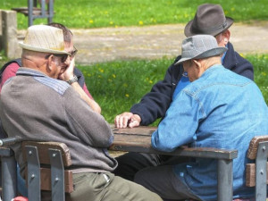 Пари за високи пенсии има, не щем швейцарско правило! Ето как можем да имаме гръцки коледни и великденски добавки 
 