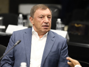 Братът на Алексей Петров събра семейството за юбилея си (Снимки)