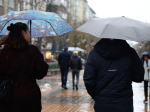 Дъжд и до 25 градуса през март