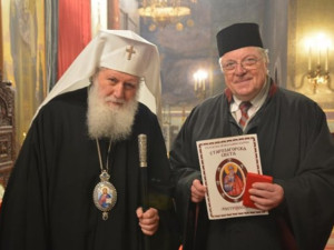 Ето кой наследява имането на Неофит (Снимки)