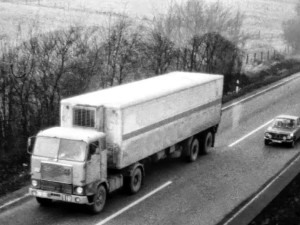 Как избягах в Австрия, скрит в каросерията на камион през 1981-ва