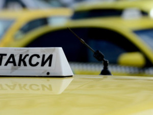 100 лв. дере таксито на морето
 