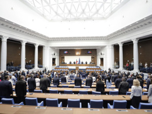 Няма да гласуваме за политици, от които сме по-умни
 