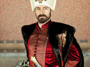 Осъдиха Султан Сюлейман от „Великолепният век“ на близо 2 години затвор 
