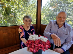 Младоженка на 87 се омъжи за 77-годишен в Дом за възрастни