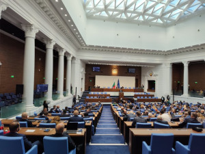 Кой съсипа левицата и десницата
