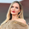 Щерката на Анджелина заживя с приятелката си

