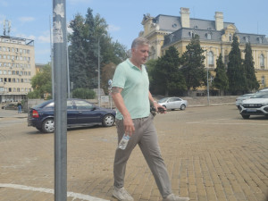 Секссимволът Владо Карамазов се запусна (СНИМКИ)