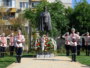 Откриха паметник на ген. Владимир Вазов в София
 
