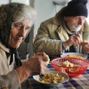 Политиците и народът – сит на гладен не вярва
 
