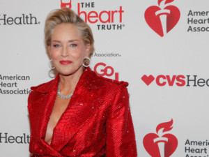 Шарън Стоун загубила косата си след инсулта
