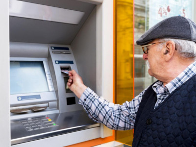 Военни и полицаи вземат с 1000 лв. по-големи пенсии от другите работещи