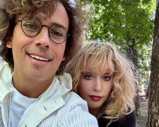 Алла Пугачова брои 1 милион за къща край София (Снимки)
