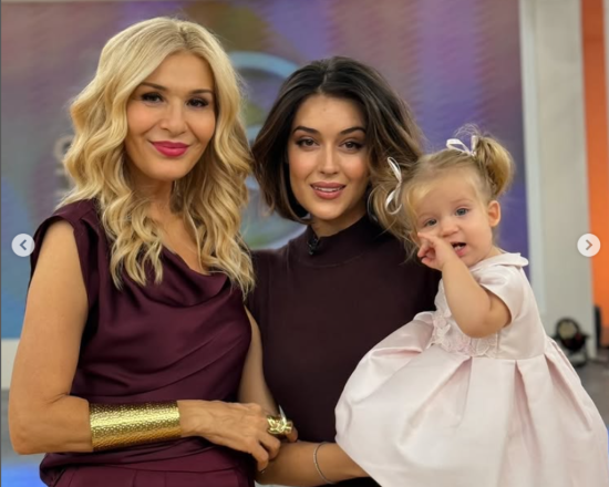 Гала празнува първия рожден ден на внучката Лора (СНИМКИ)
