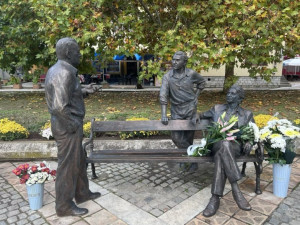 Издигнаха скулптури на Парцалев, Григор Вачков и Дончо Цончев 
 