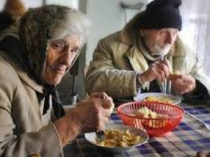 Мизерия: Пенсионерите трябва да избират между храна, топло и лекарства