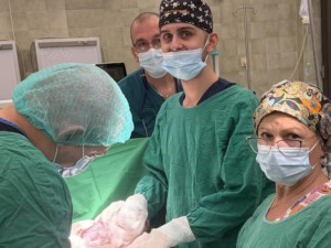 Извадиха&nbsp;тумор колкото пъпеш&nbsp;от корема на жена