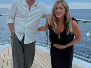 Дженифър Анистън на яхта с новия си мъж за ЧРД
