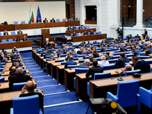 Пак увеличение! Заплатите на депутатите започват от 8730 лева