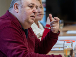 Любо Нейков с дебют в Народния театър
