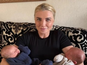 Силвена Роу баба на близнаци
