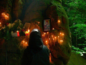 Пещерата &bdquo;Света Марина&ldquo; в Странджа лекува болни очи и стави
