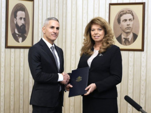 Ако Гюров обяви война,&nbsp;Йотова последна ще научи
&nbsp;